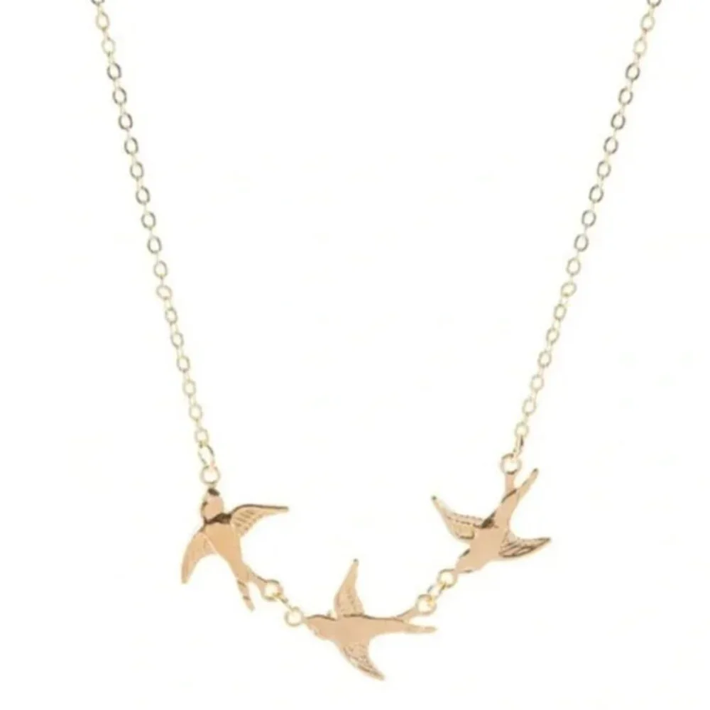 ✨Lovely birds Necklace ✨ - Picture 2 of 3